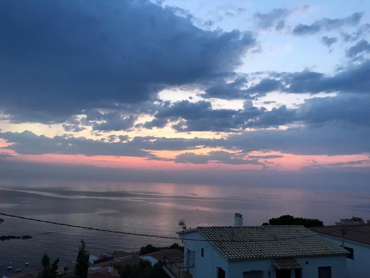 Apartment Sea View Llança Екстериор снимка