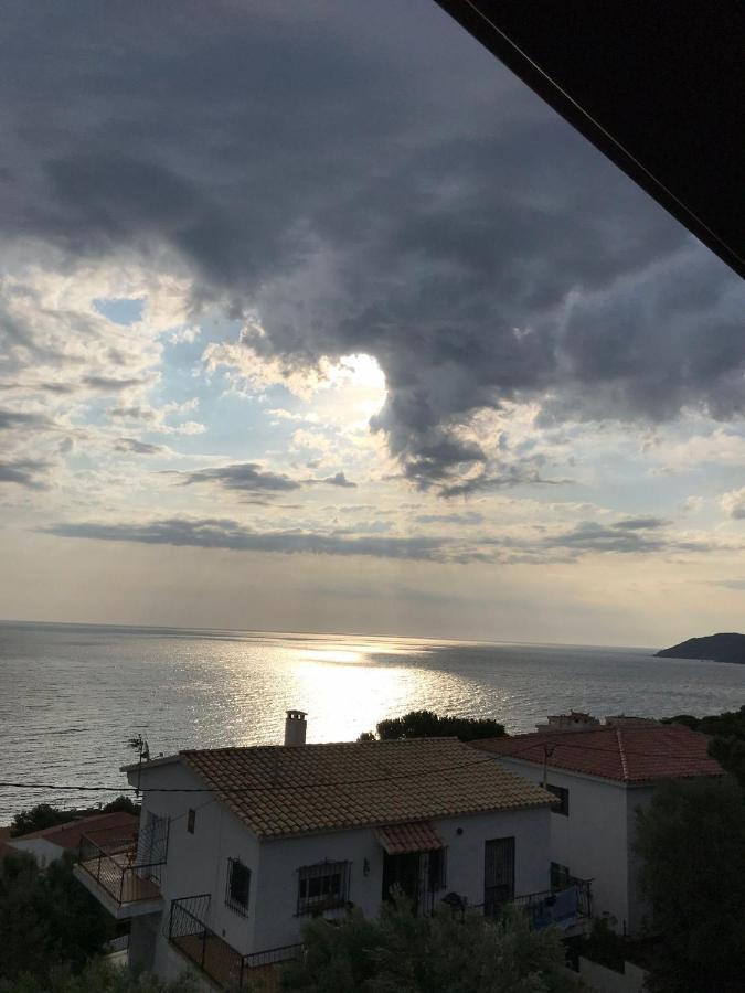 Apartment Sea View Llança Екстериор снимка