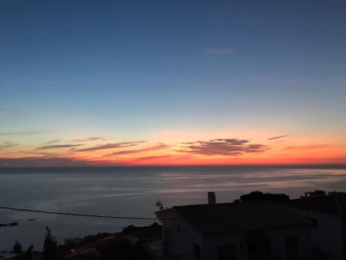 Apartment Sea View Llança Екстериор снимка